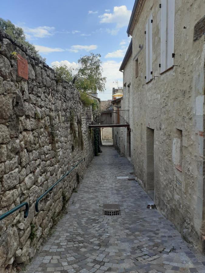 Petit Gite Des Augustins Monflanquin Exteriör bild
