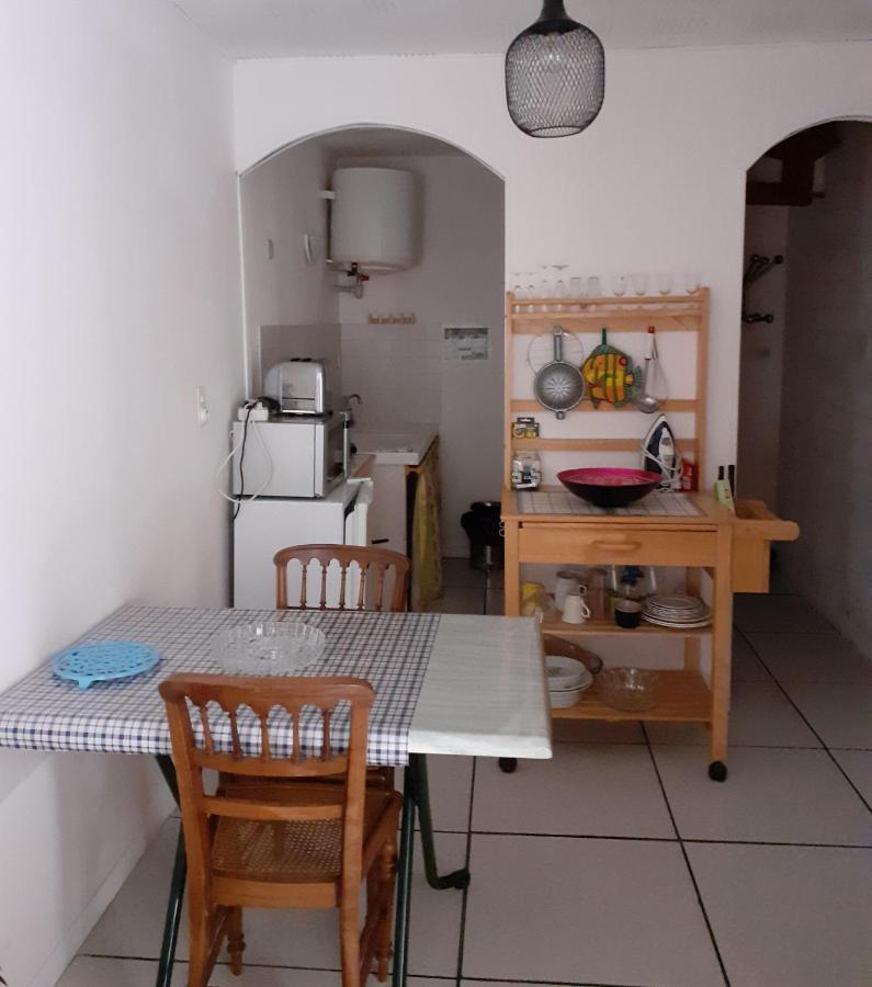Petit Gite Des Augustins Monflanquin Exteriör bild